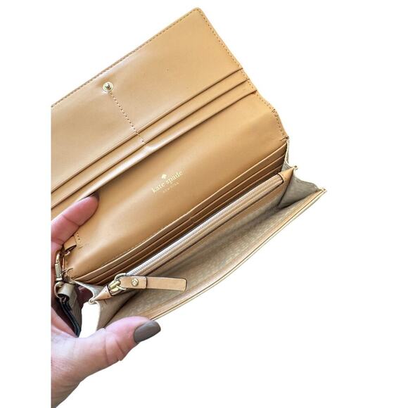 Pre Loved Kate Spade NY Perri Lane Romy Leather Floral Eyelet Purse & Wallet - Picture 8 of 16